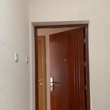 Daire Apartman Mona *