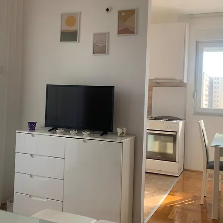 Daire Apartman Mona Trebin